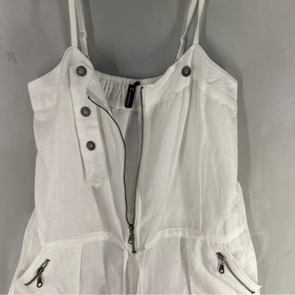 White Sleeveless Romper with Zipper and Pockets - Picture 4 of 14